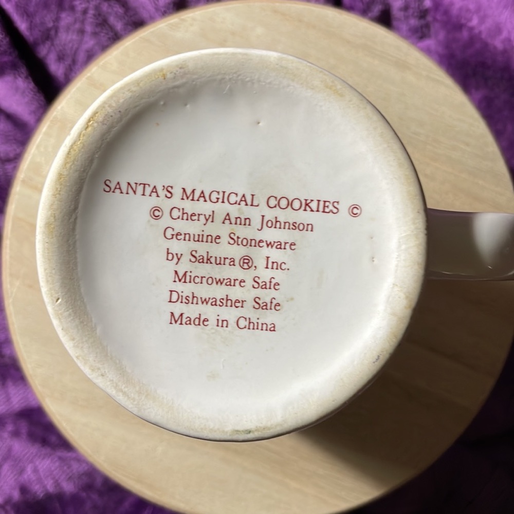Magical Santa mug with small chip on rim - Picture 8 of 10